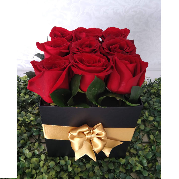 Caja cuadrada rosa roja Floristería en Cali | Flor y Vida | Envío Gratís