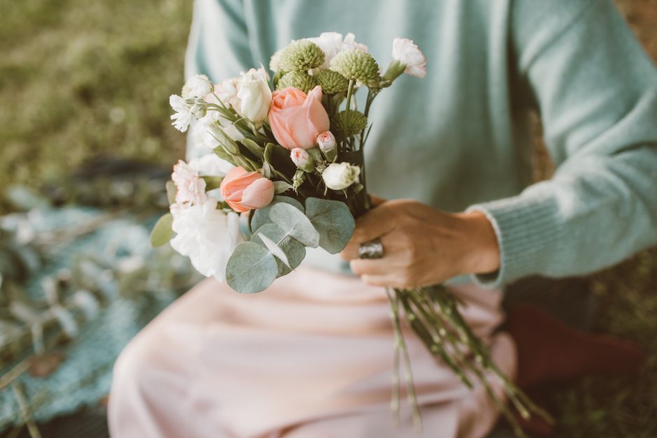 Cómo elegir el estilo perfecto para tus arreglos florales amor y amistad
